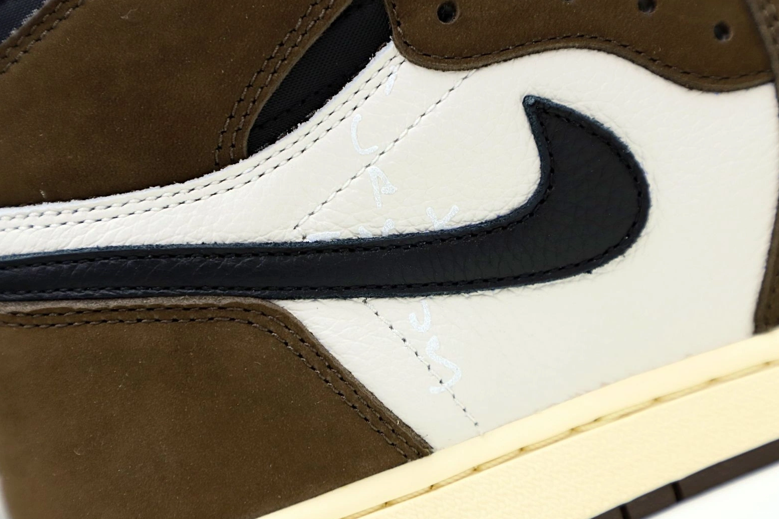 AIR SCOTT JORDAN TRAVIS RETRO 1 HIGH X 'MOCHA' OG 1027